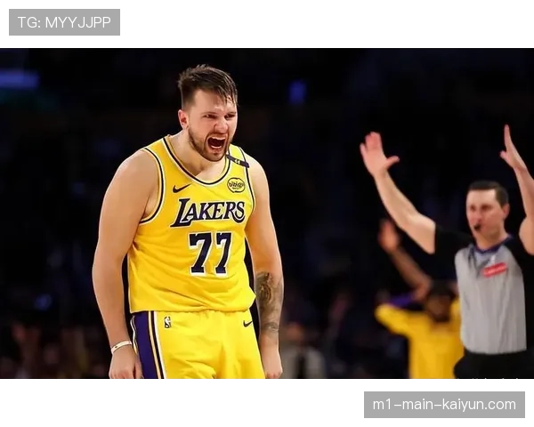 东契奇场均34.1分全能表现 独行侠后卫迈入巅峰期 东契奇场均34.1分全能表现 独行侠后卫迈入巅峰期